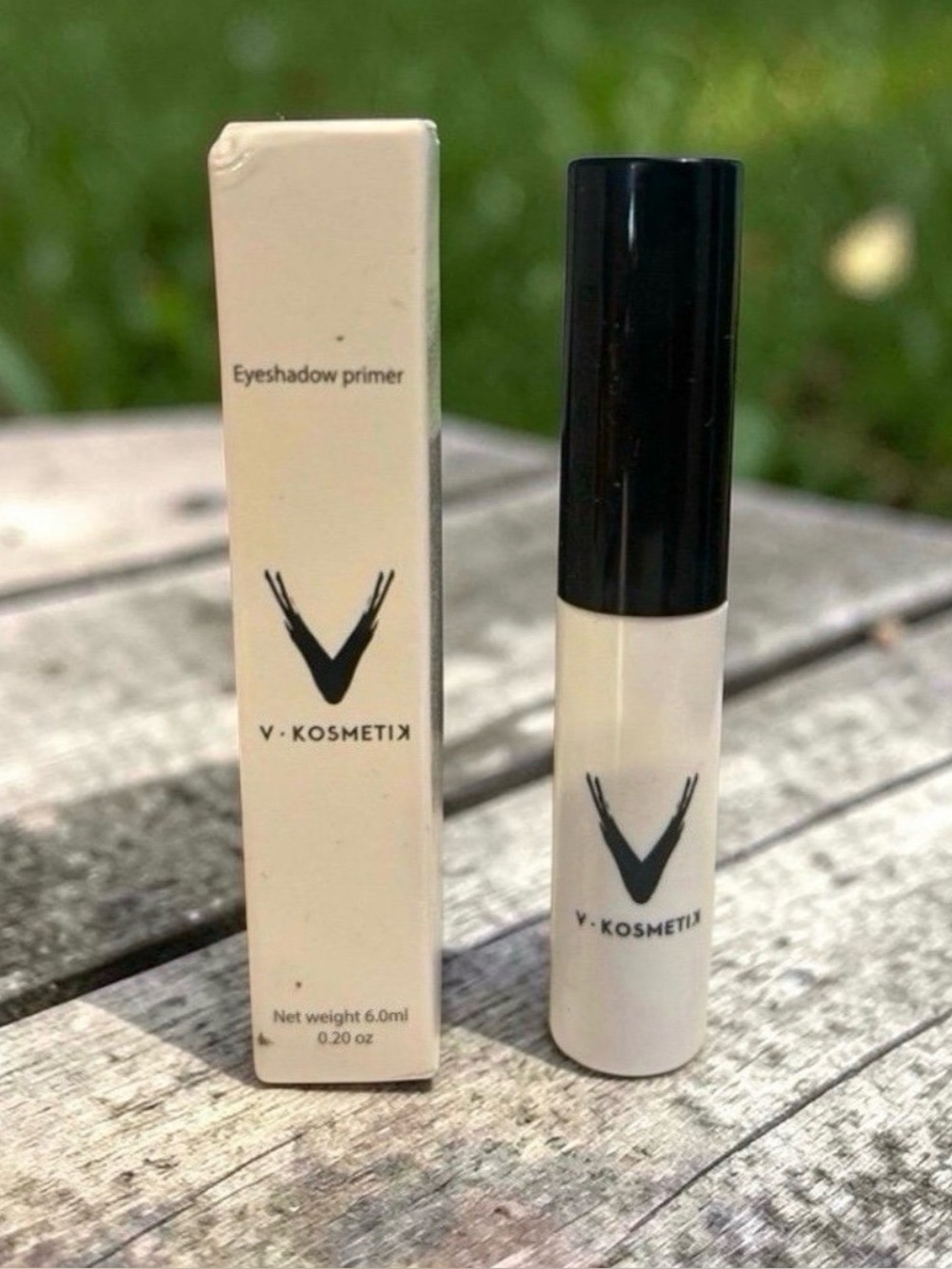 V Kosmetix Eye Primer | Light Medium